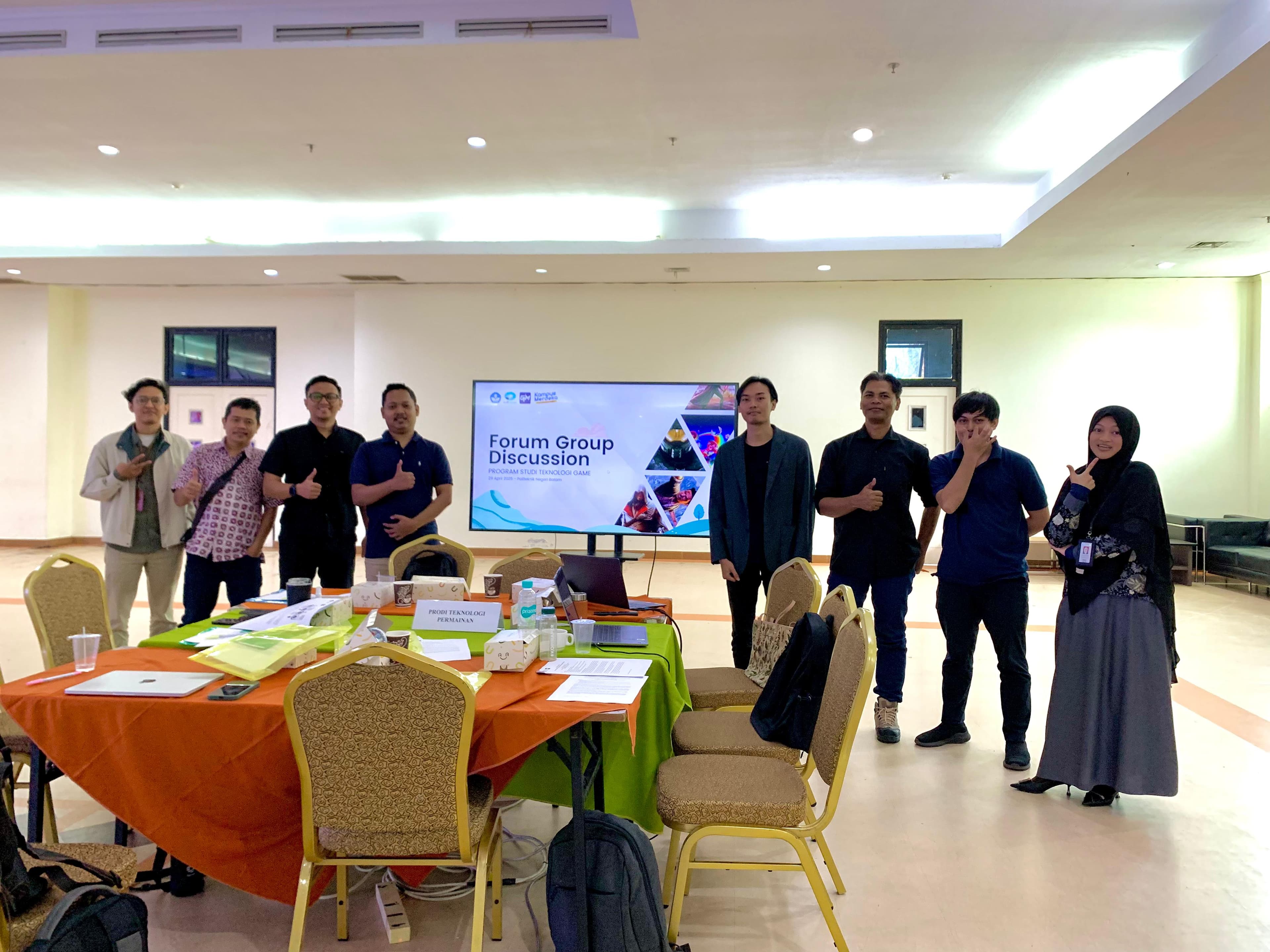 Forum discussion with polibatam